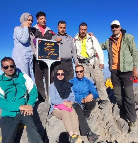 صعود موفق کوهنوردان جوینی به پنج قله بلند کشور