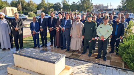 غبار روبی و تجدید میثاق با شهدا به مناسبت هفته دولت شهرستان جوین با حضور علی اکبر ازادواری